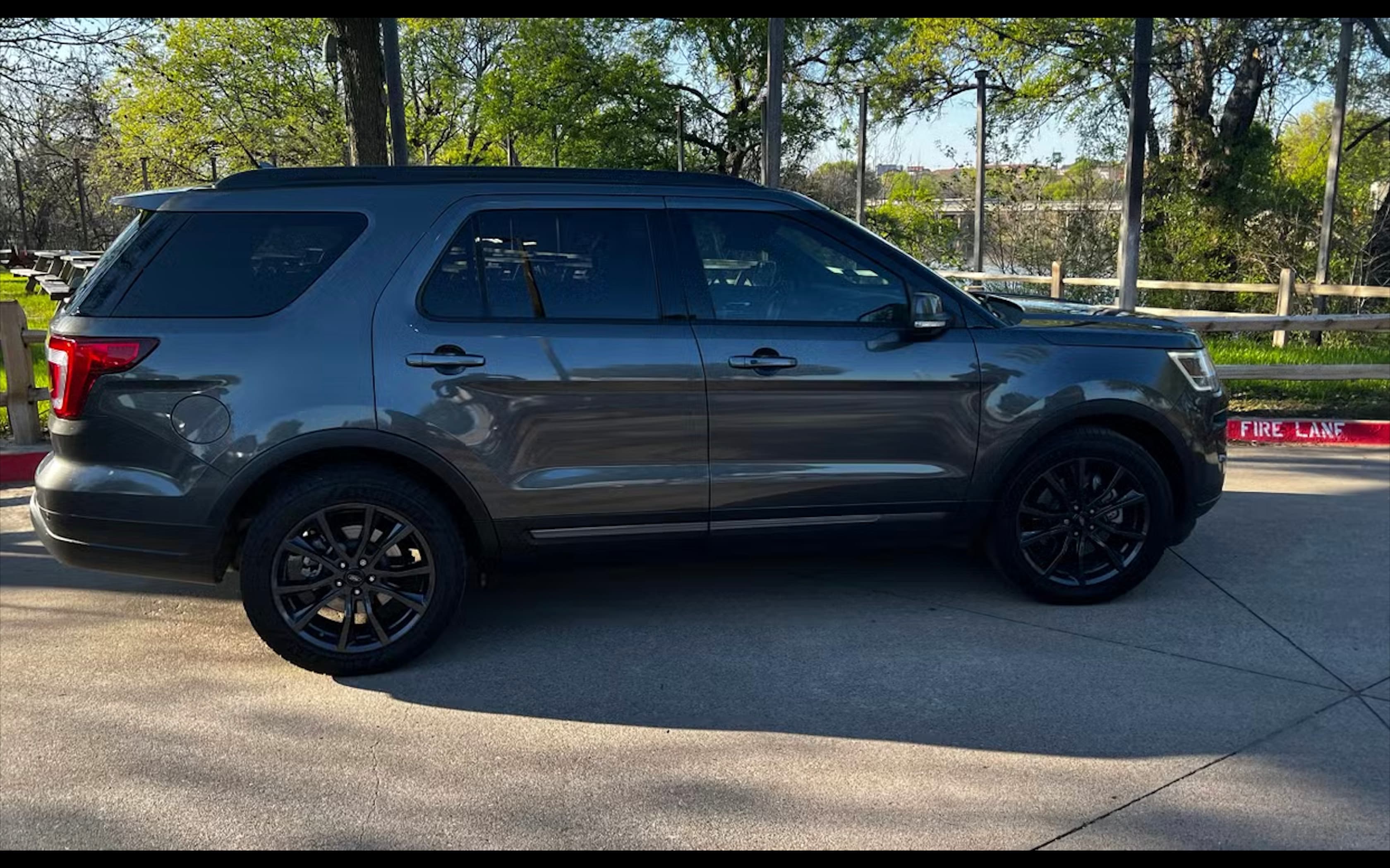 FORD EXPLORER
